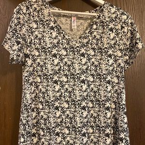Lularoe Christy V-neck short sleeve Tees
